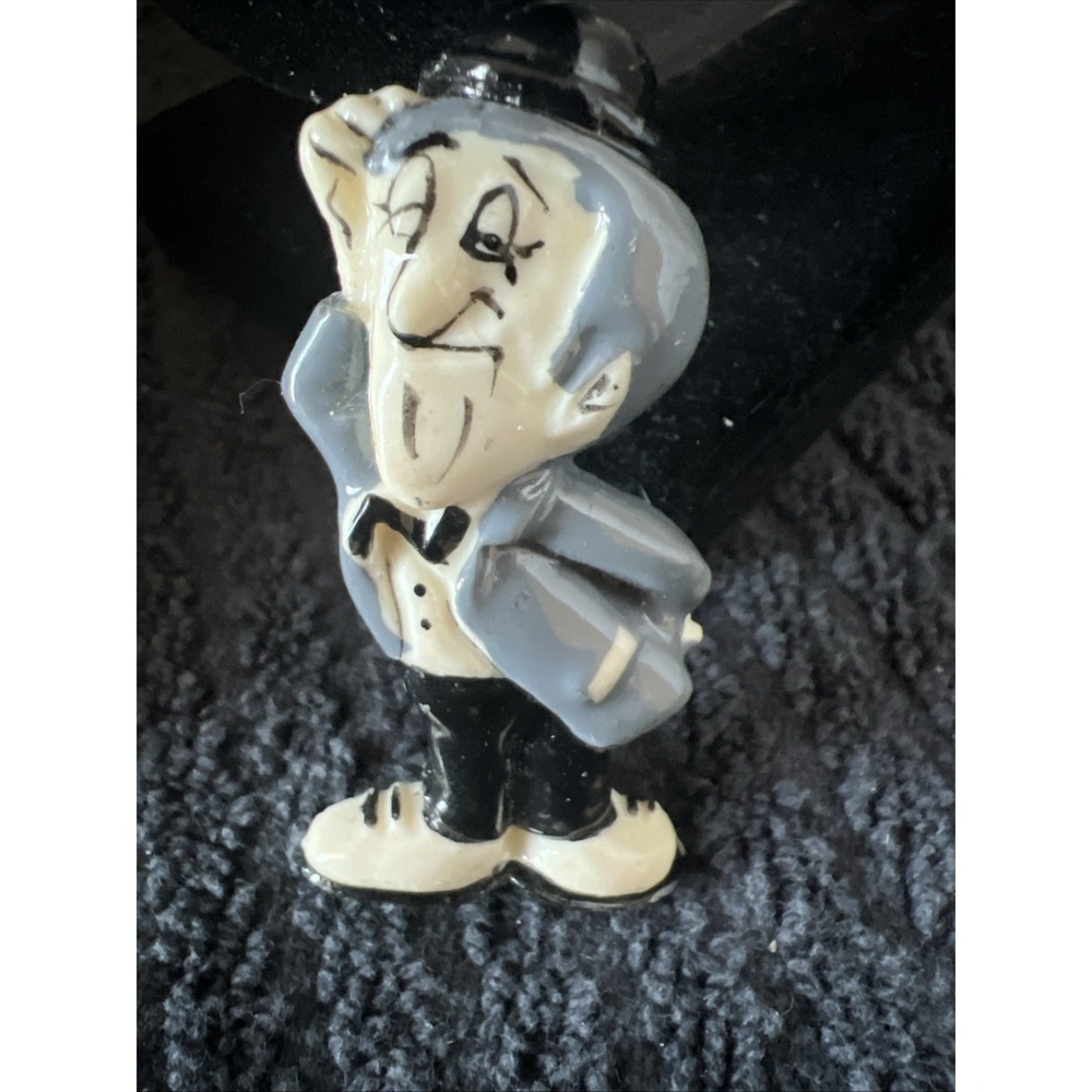 Rare Vintage Laurel and Hardy Plastic Pinbacks Pins Comedian Antique Memorabilia - Picture 8 of 15